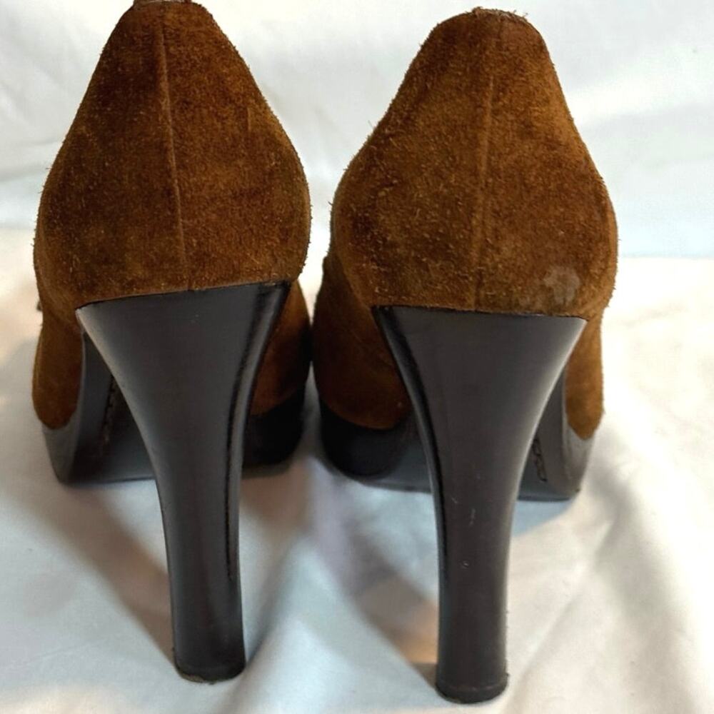 Michael Kors Suede Gold Buckle Classic Pumps Heels Brown Cognac Camel Sz 6.5 - Picture 6 of 7